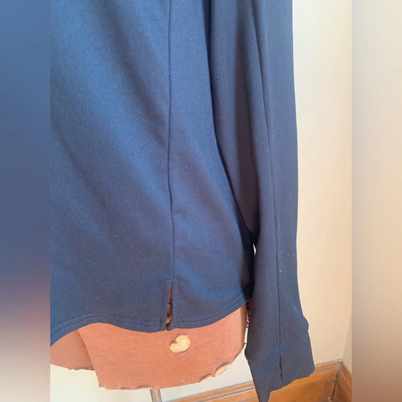 Fabletics sweatshirt, mock neck, lace - Picture 3 of 9